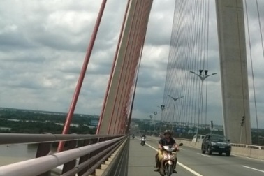 Giận vợ, chồng nhảy cầu Cần Thơ tự vẫn