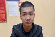 Gã trai xâm phạm mồ mả, hài cốt tại quán hát ở Hà Nội ra đầu thú