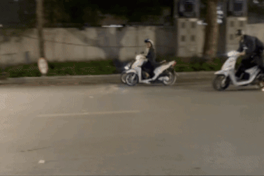 Hà Nội: Cảnh sát 141 vây bắt 57 "quái xế" lạng lách, đánh võng trong đêm