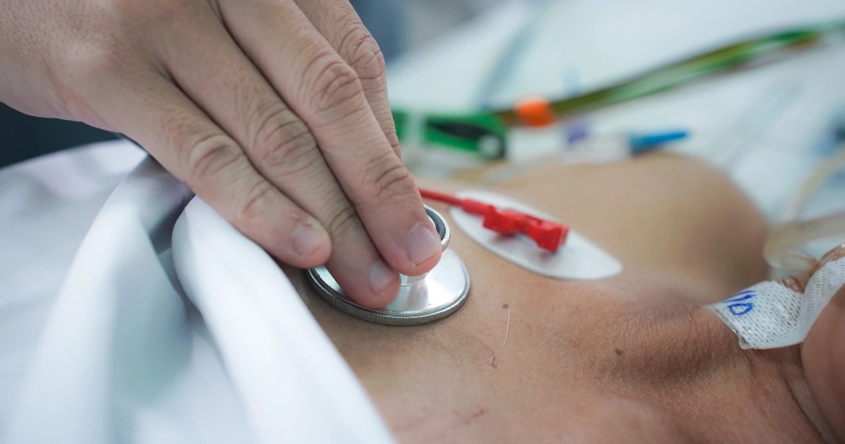 Mắc hội chứng "trái tim tan vỡ", người phụ nữ 2 lần ngừng tim