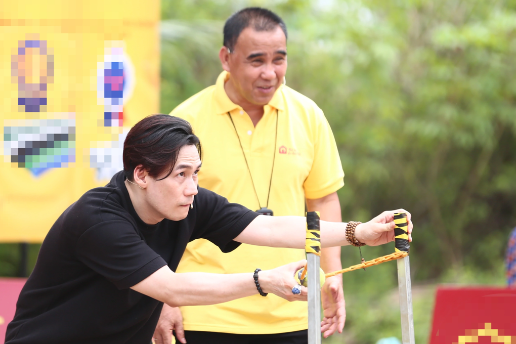 Ca sĩ Khánh Phương nói gì về tin đồn không mặn mà đi hát vì... quá giàu? - 2