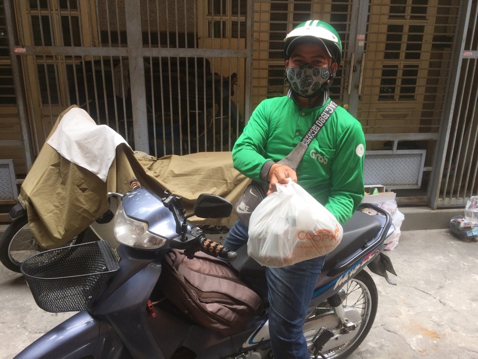 TPHCM: Chợ, siêu thị vẫn hoạt động bình thường sau “giờ G” - 2 TPHCM: Chợ, siêu thị vẫn hoạt động bình thường sau “giờ G” - 2