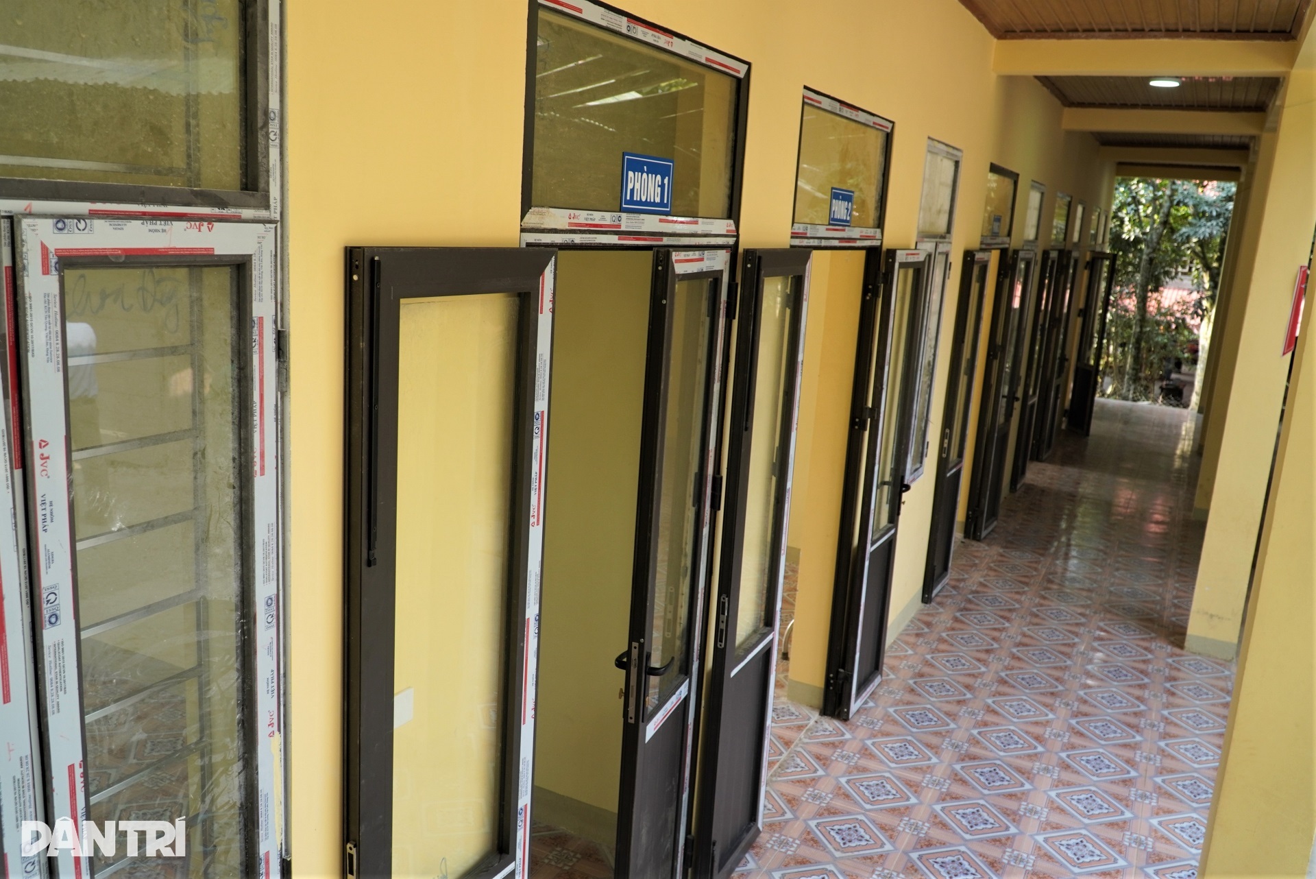 Từ nay, mùa mưa các em sẽ không sợ ẩm mốc, mùa hè không sợ nóng - 9 Từ nay, mùa mưa các em sẽ không sợ ẩm mốc, mùa hè không sợ nóng - 9