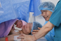 Lần đầu ở Việt Nam: Tắc mạch xử lý khối u hiểm gây phù thai, em bé lâm nguy