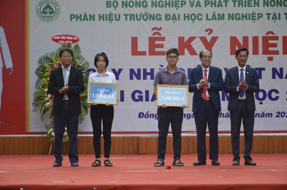 Phân hiệu Đại học Lâm nghiệp tại tỉnh Đồng Nai khai giảng năm học mới - 2 Phân hiệu Đại học Lâm nghiệp tại tỉnh Đồng Nai khai giảng năm học mới - 2