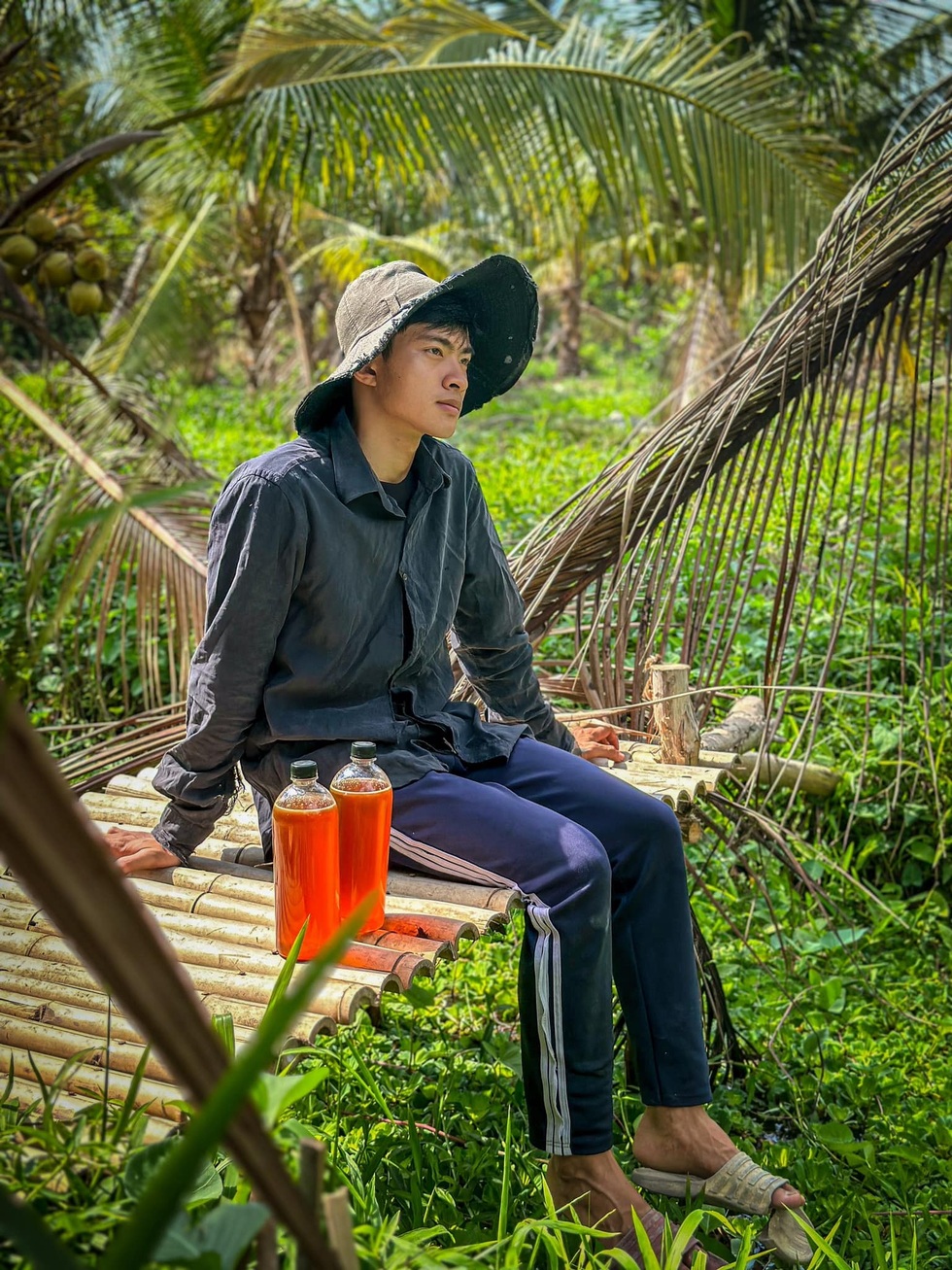 Lê Tuấn Khang và những hiện tượng mạng 2024: Được săn đón nhưng lắm thị phi - 1 Lê Tuấn Khang và những hiện tượng mạng 2024: Được săn đón nhưng lắm thị phi - 1