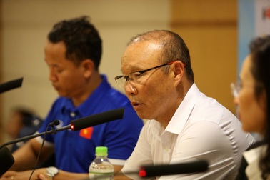 HLV Park Hang Seo: “Tôi cứ nghĩ cú sút của Văn Hậu sẽ đi ra ngoài”