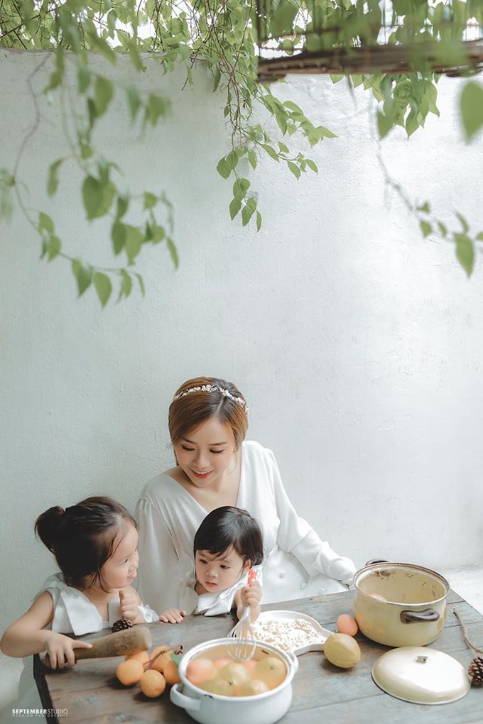 Vợ cũ Hoài Lâm khoe nhan sắc ấn tượng bên 2 con gái cưng, quyết bảo vệ nhóc tỳ trước sóng gió hậu tan vỡ - Ảnh 6. Vợ cũ Hoài Lâm khoe nhan sắc ấn tượng bên 2 con gái cưng, quyết bảo vệ nhóc tỳ trước sóng gió hậu tan vỡ - Ảnh 6.