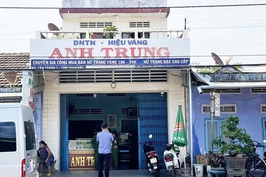 Tên trộm rút điện camera, "khoắng" sạch hơn 200 lượng vàng