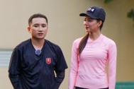 Vợ hot girl của Phan Mạnh Quỳnh: "Chồng chưa thắng tôi trong cuộc đua nào"
