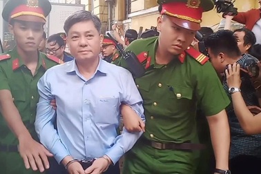 Phiên xử ông Nguyễn Hữu Tín: Các bị cáo đều khai "không biết", "làm theo chỉ đạo"