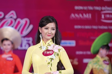 Công bố Top 50 thí sinh vào Chung kết “Nữ sinh viên Việt Nam duyên dáng 2015”