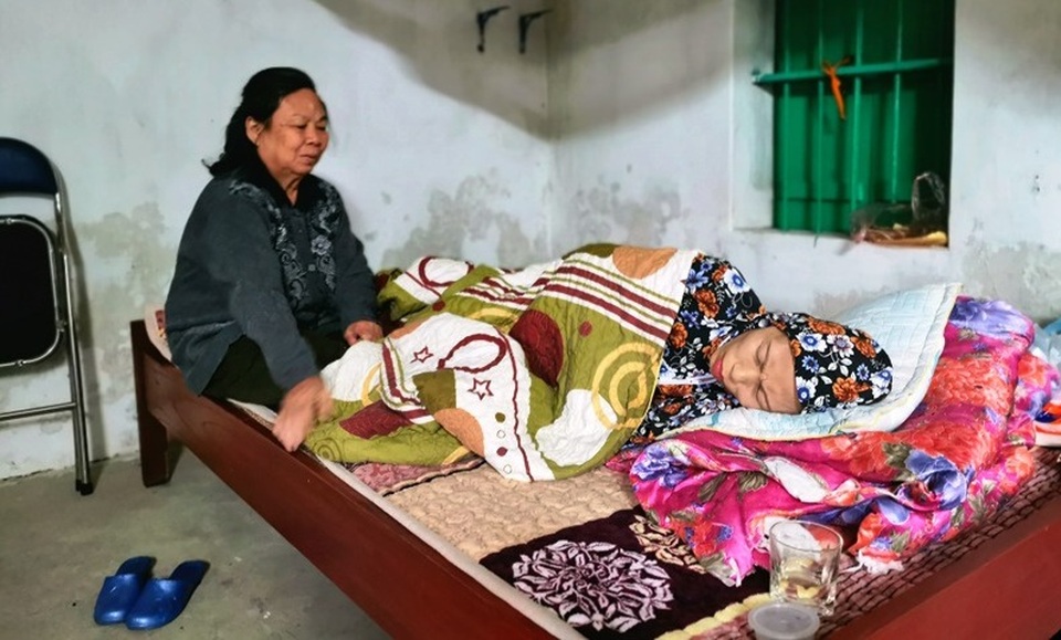 Rớt nước mắt cảnh vợ chồng ung thư, thương các con ngoan, học cực giỏi - 1 Rớt nước mắt cảnh vợ chồng ung thư, thương các con ngoan, học cực giỏi - 1