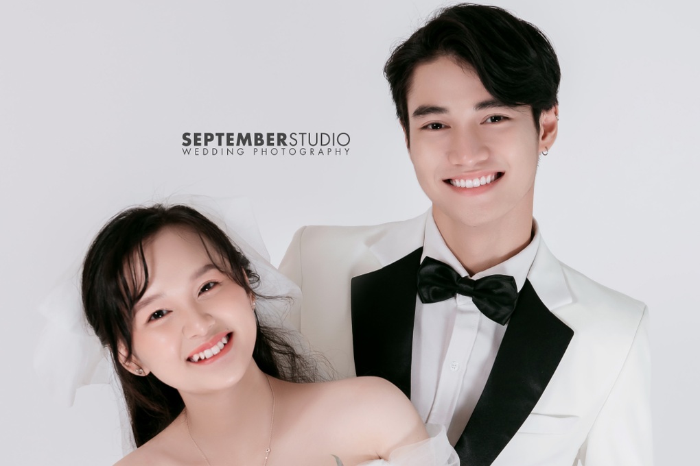 Giới trẻ ở TPHCM chi tiền để thuê chú rể chụp hình... cưới giả - 4 Giới trẻ ở TPHCM chi tiền để thuê chú rể chụp hình... cưới giả - 4