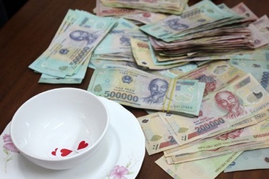 Khởi tố 4 bị can đánh bạc trong vụ Bí thư phường nhảy lầu trốn