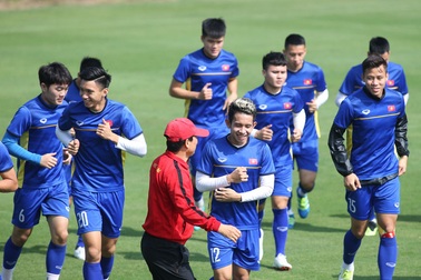 Hồng Duy tiết lộ về chấn thương của Văn Toàn