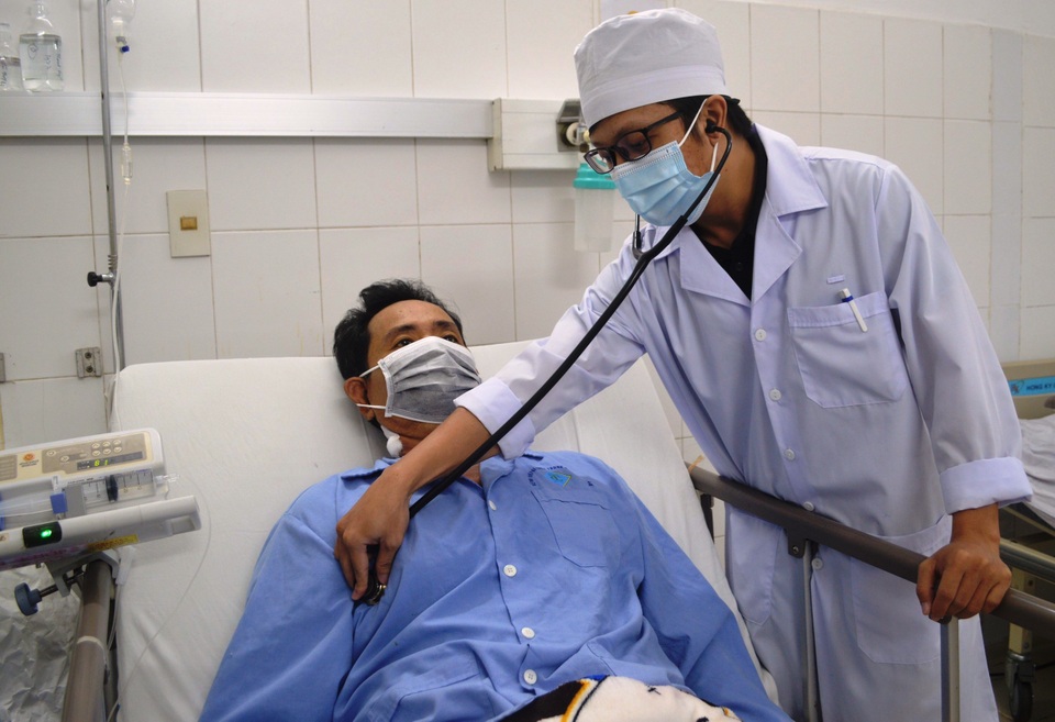 Một bệnh nhân suy tim nặng và viêm ruột thừa được phẫu thuật thành công - 2 Một bệnh nhân suy tim nặng và viêm ruột thừa được phẫu thuật thành công - 2