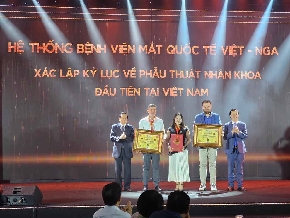 Hệ thống Bệnh viện Mắt Quốc tế Việt - Nga xác lập kỷ lục mới - 2 Hệ thống Bệnh viện Mắt Quốc tế Việt - Nga xác lập kỷ lục mới - 2