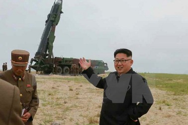 Nhà lãnh đạo Triều Tiên Kim Jong-un thị sát đơn vị quân đội