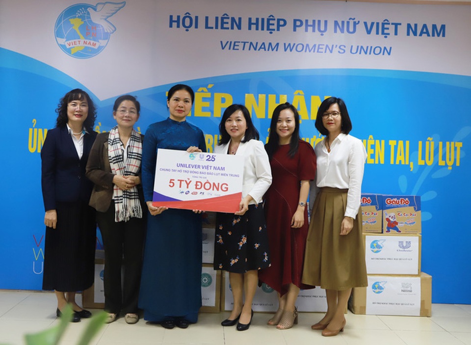 Unilever trao 5 tỷ đồng hỗ trợ Miền Trung thông qua Hội LHPN Việt Nam - 1 Unilever trao 5 tỷ đồng hỗ trợ Miền Trung thông qua Hội LHPN Việt Nam - 1