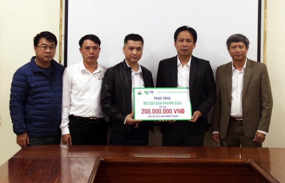 Mộc Châu Milk chung tay ủng hộ đồng bào miền Trung bị lũ lụt - 1 Mộc Châu Milk chung tay ủng hộ đồng bào miền Trung bị lũ lụt - 1