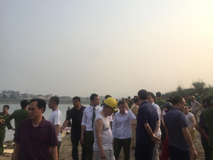 Dân làng đẫm nước mắt, 7 đám tang trên phố có 8 cháu bị đuối nước ở Hòa Bình - Ảnh 7. Dân làng đẫm nước mắt, 7 đám tang trên phố có 8 cháu bị đuối nước ở Hòa Bình - Ảnh 7.