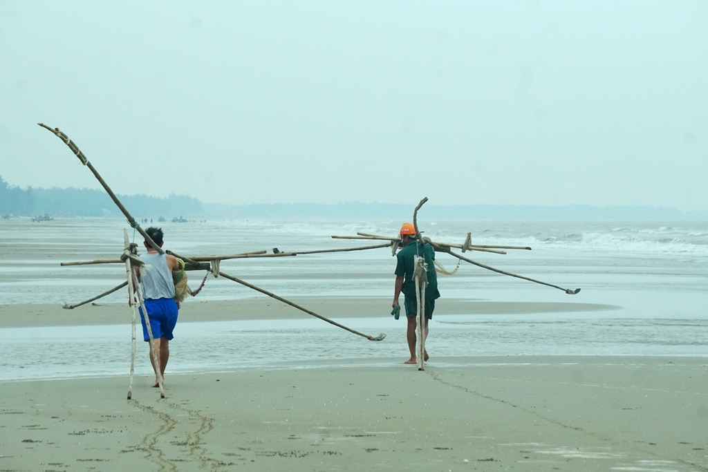 Độc chiêu nối dài đôi chân của ngư dân khi mưu sinh - 1 Độc chiêu nối dài đôi chân của ngư dân khi mưu sinh - 1