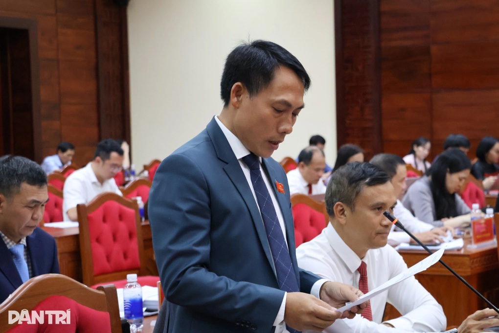 Nỗi lo sắc phong, hiện vật cổ hàng trăm năm tuổi hư hại vì bão lũ - 1