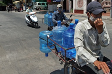 Miền Bắc dịu nắng, miền Trung vẫn nóng trên 37 độ C