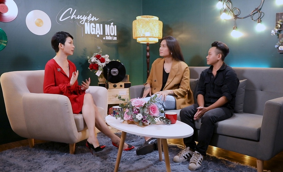 BB Trần bộc bạch về giới tính với Xuân Lan - 4 BB Trần bộc bạch về giới tính với Xuân Lan - 4