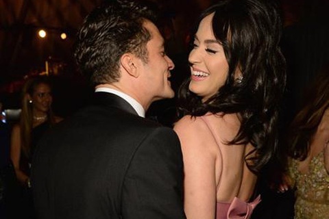 Những đôi uyên ương ngọt ngào nhất làng giải trí năm 2016