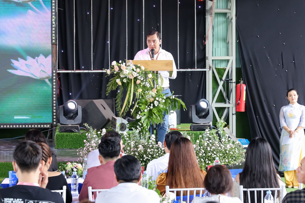 Hoài Linh diễn chương trình từ thiện gây tranh cãi, Ban Tổ chức nói gì? - 1 Hoài Linh diễn chương trình từ thiện gây tranh cãi, Ban Tổ chức nói gì? - 1
