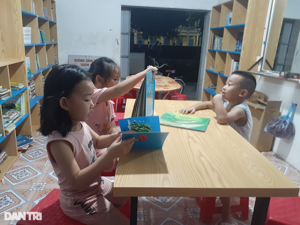 Đôi vai lệch gánh trang sách hồng - 3 Đôi vai lệch gánh trang sách hồng - 3