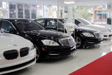 Biến động thị trường xe mới khiến xe sang đời cũ mất giá hàng loạt