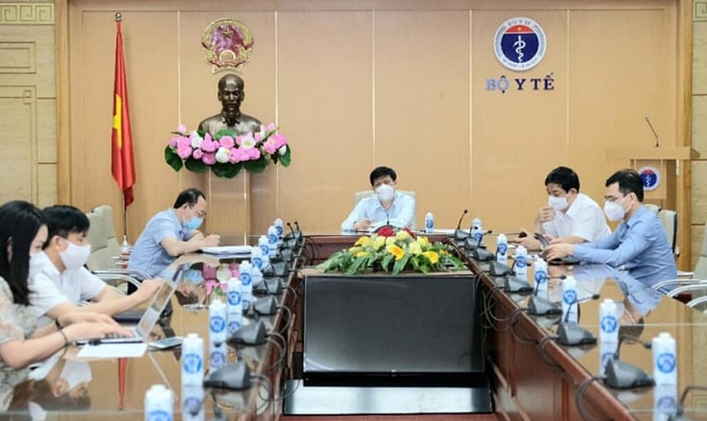 Bộ trưởng Y tế: Không để hệ thống y tế quá tải - 1 Bộ trưởng Y tế: Không để hệ thống y tế quá tải - 1