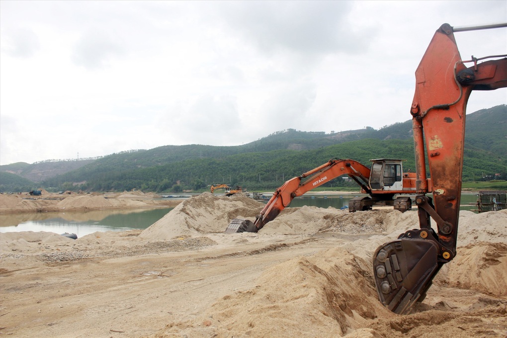 Chủ tịch Quảng Nam chỉ đạo “giải cơn khát” cát xây dựng cho Đà Nẵng - 1 Chủ tịch Quảng Nam chỉ đạo “giải cơn khát” cát xây dựng cho Đà Nẵng - 1