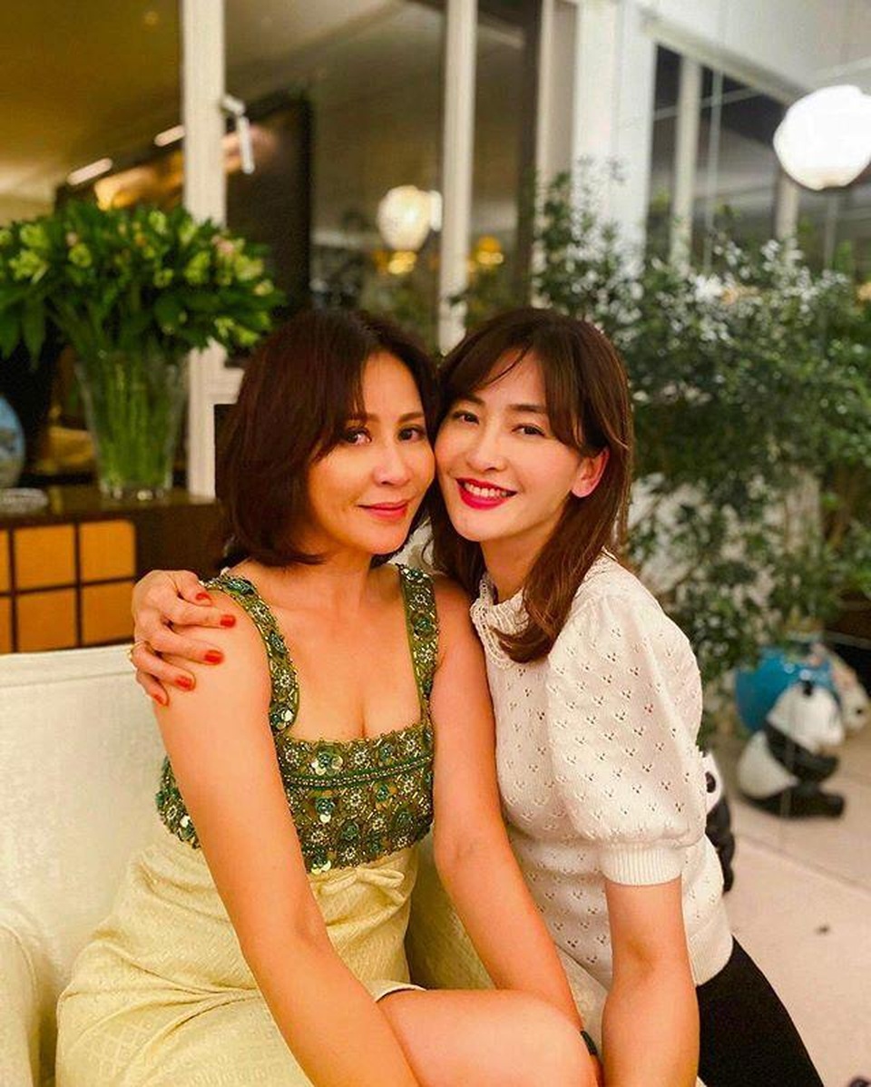 Nhan sắc ngọt ngào và tài sản kếch xù của Lưu Gia Linh ở tuổi 55 - 6 Nhan sắc ngọt ngào và tài sản kếch xù của Lưu Gia Linh ở tuổi 55 - 6