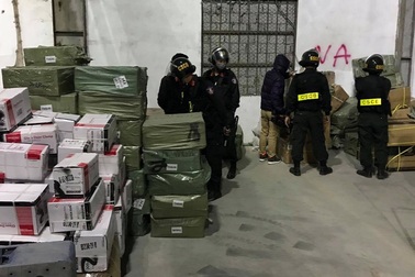 Bắt 10 đối tượng buôn lậu số lượng hàng hóa "khủng" qua biên giới