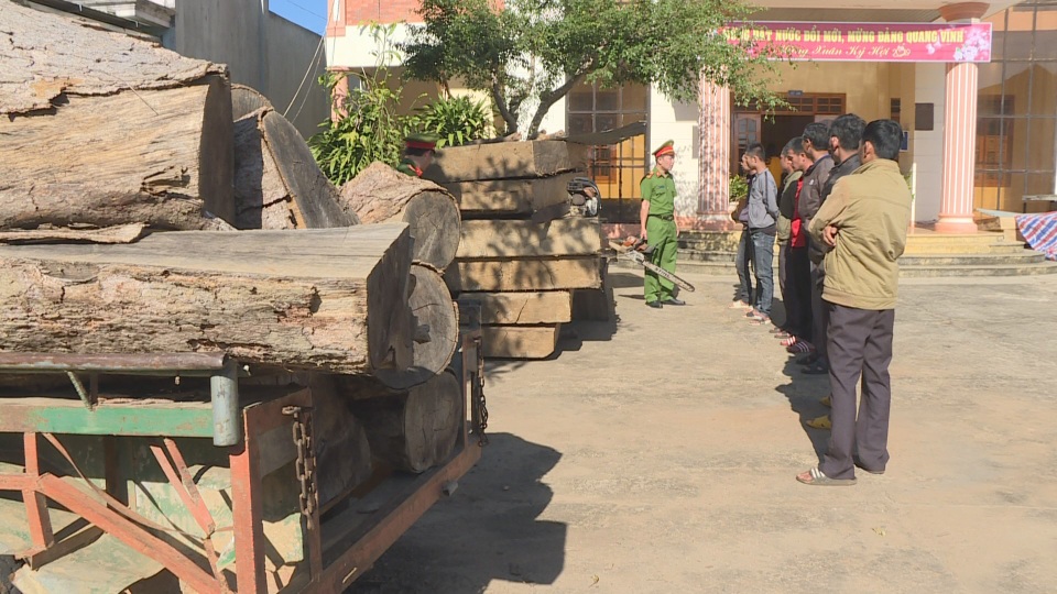 Vụ phá rừng đặc dụng quy mô lớn: Xác định 7 nghi can phá rừng - 1 Vụ phá rừng đặc dụng quy mô lớn: Xác định 7 nghi can phá rừng - 1