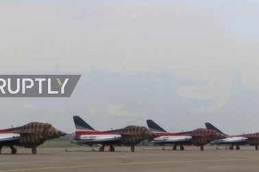 Màn nhào lộn đẹp mắt của phi đội "Hiệp sĩ Nga"