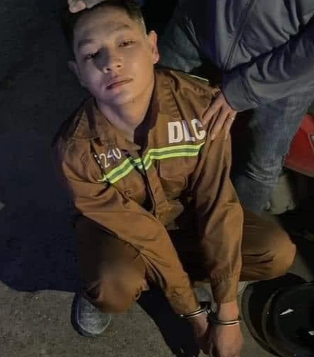 Đã bắt được kẻ cướp tiệm vàng ở Lào Cai sau 7 giờ gây án - 1 Đã bắt được kẻ cướp tiệm vàng ở Lào Cai sau 7 giờ gây án - 1