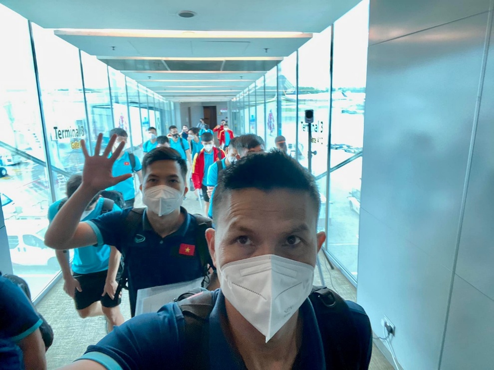 Đội tuyển Việt Nam đổ bộ Singapore, sẵn sàng cho chiến dịch AFF Cup - 2 Đội tuyển Việt Nam đổ bộ Singapore, sẵn sàng cho chiến dịch AFF Cup - 2