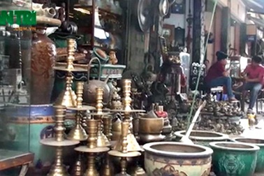 Phố đồ cổ giữa trung tâm Sài Gòn
