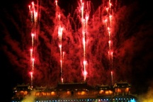 Xem pháo hoa của nghệ nhân Pierre Alain Hubert