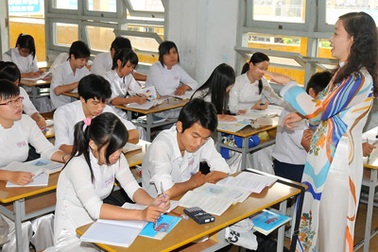 Thay bàn, ghế theo chuẩn: Lực bất tòng tâm! 