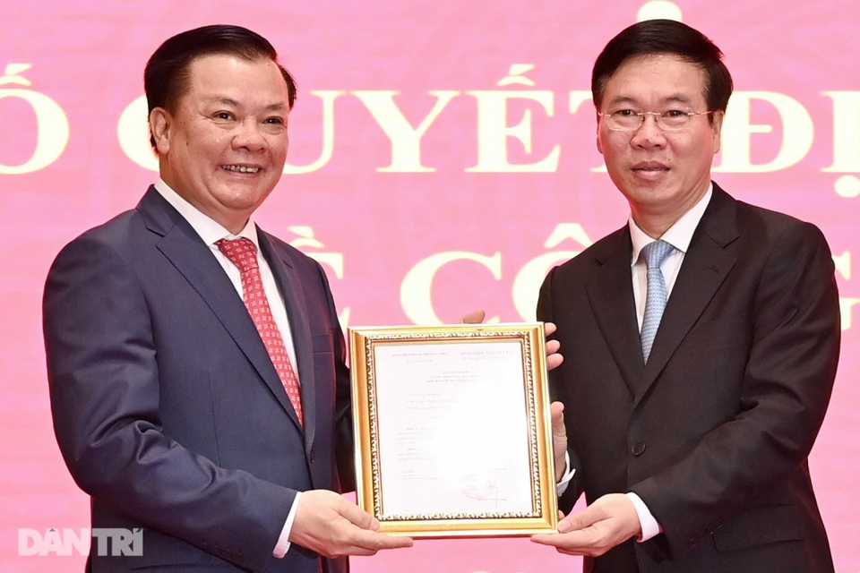 Tân Bí thư Hà Nội: Nhiệm vụ được giao là vinh dự, trách nhiệm lớn - 2 Tân Bí thư Hà Nội: Nhiệm vụ được giao là vinh dự, trách nhiệm lớn - 2