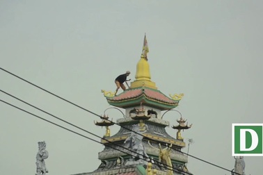 Chuyển thanh niên “cố thủ” trên nóc chùa cho cơ sở cai nghiện