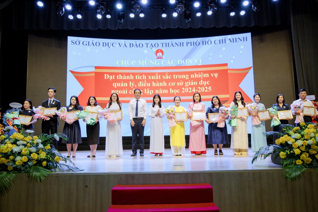 Đại học Hong Kong nhận giải thưởng về quản lý giáo dục tại Việt Nam - 1