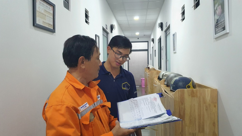 Điện lực TPHCM tăng cường tuyên truyền giá điện cho người thuê nhà - 1 Điện lực TPHCM tăng cường tuyên truyền giá điện cho người thuê nhà - 1