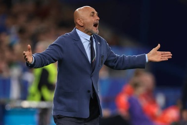 HLV Spalletti thừa nhận Tây Ban Nha đẳng cấp hơn Italy